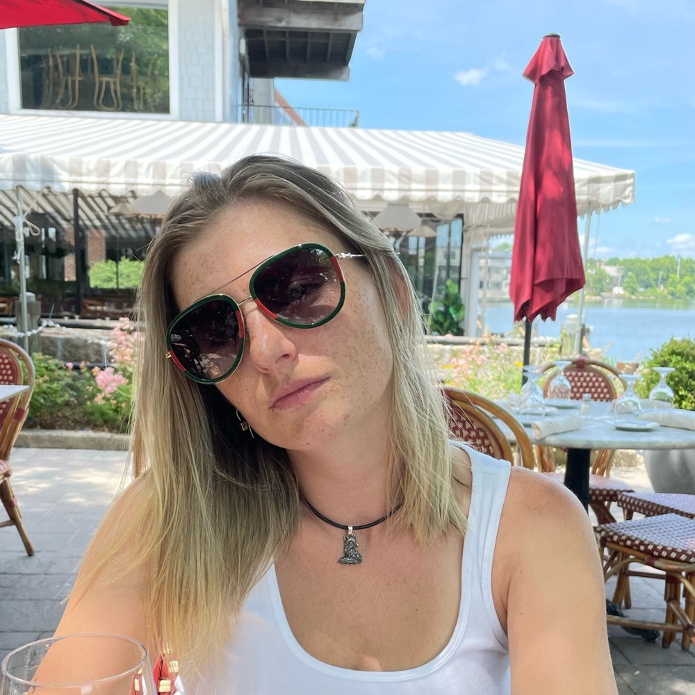 Meet your Posher, Victoria